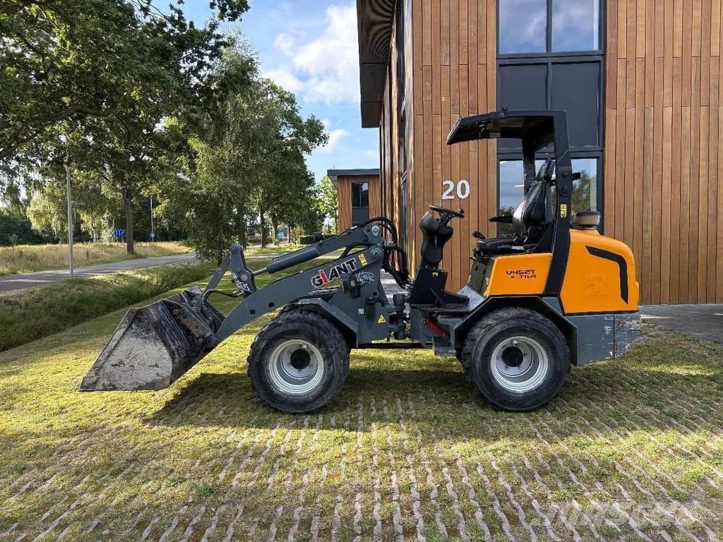 GiANT V452T X-tra Minilader