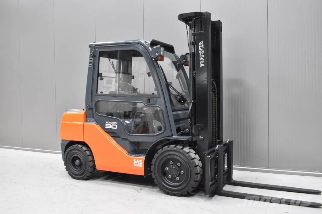 Toyota 06-8FD30F Dieselstapler