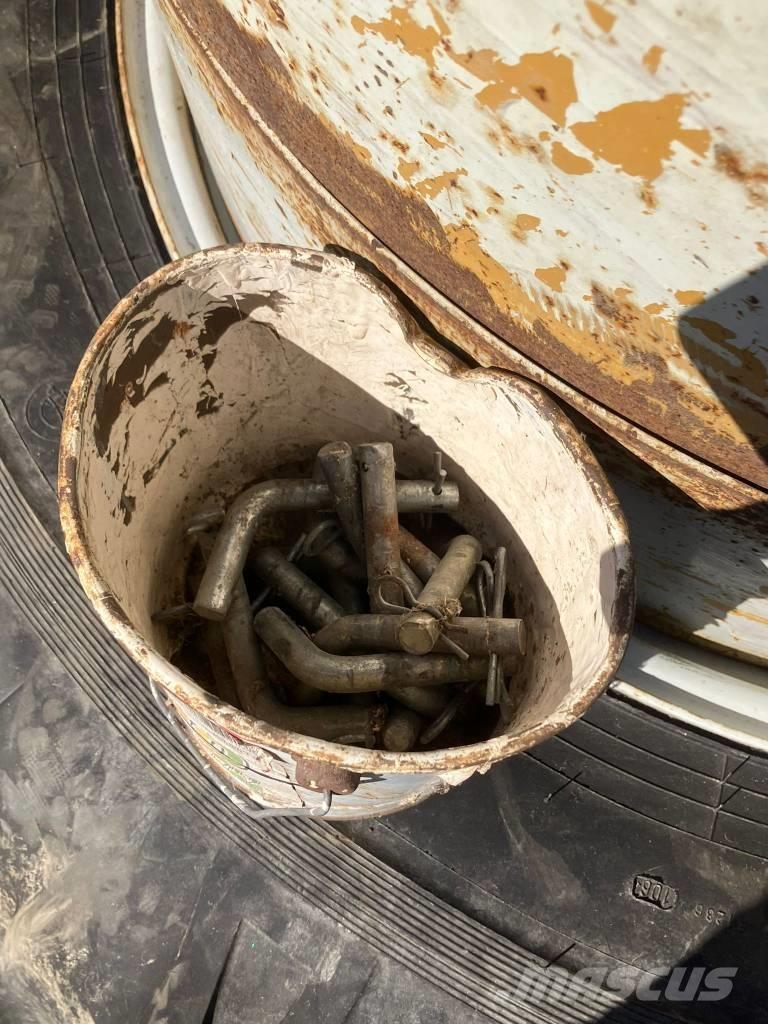  Paripyörät 18.4-38 Reifen