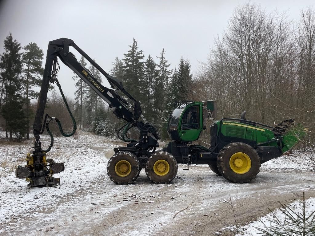 John Deere 1470 G Harvester
