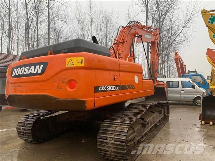 Doosan DX 300 Raupenbagger