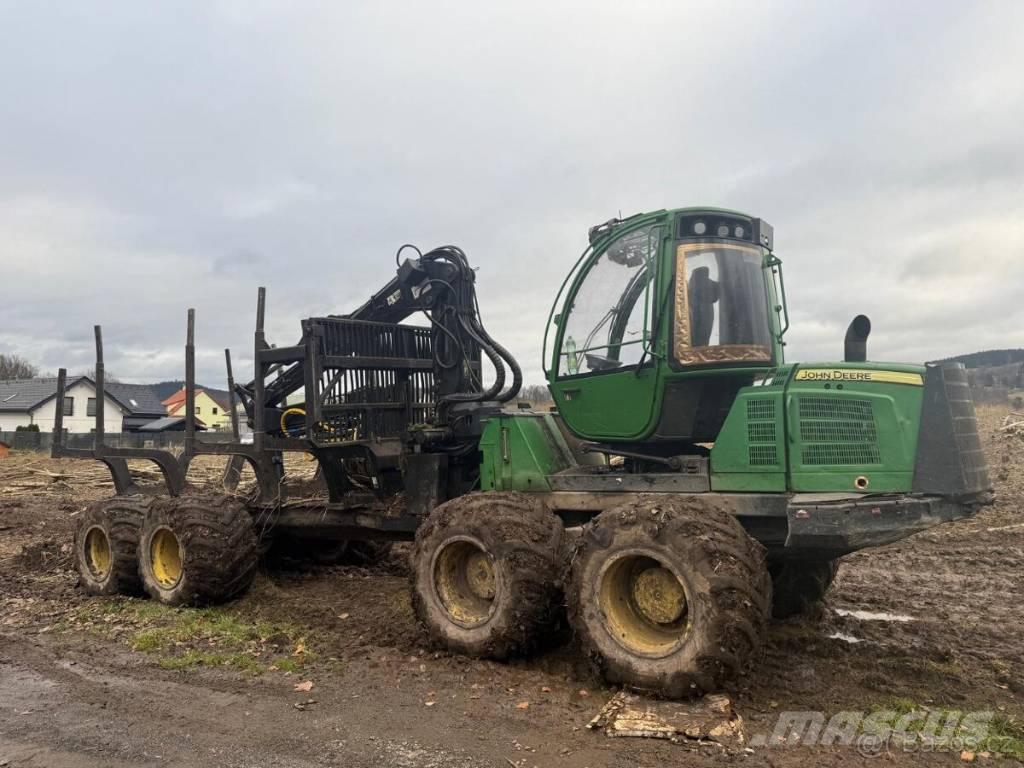 John Deere 1510E Forwarder