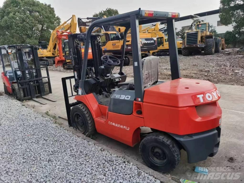 Toyota 7FD 30 Dieselstapler