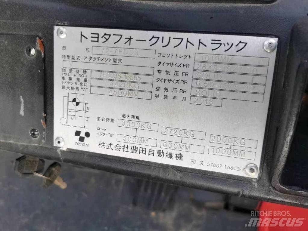 Toyota 7FD 30 Dieselstapler