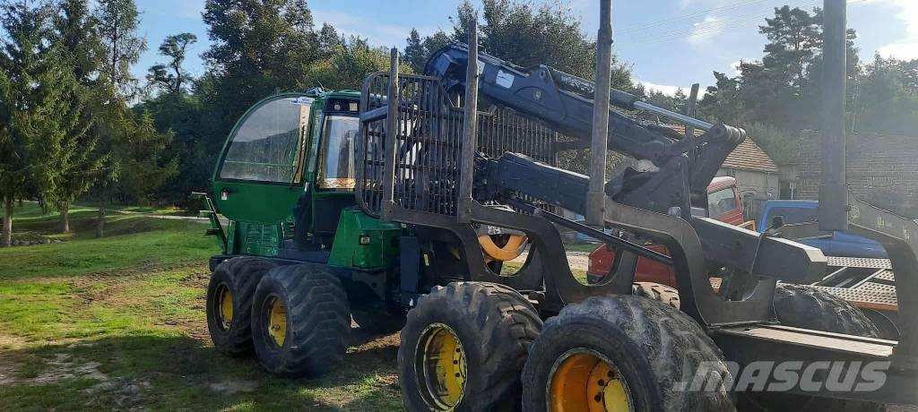 John Deere 1110 E Forwarder