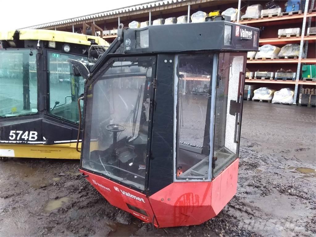 Valmet 911.1 Kabinen