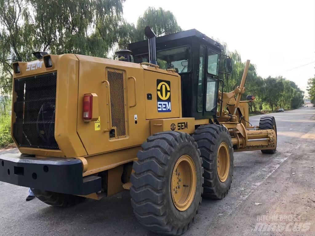 SEM 922F grader Grader