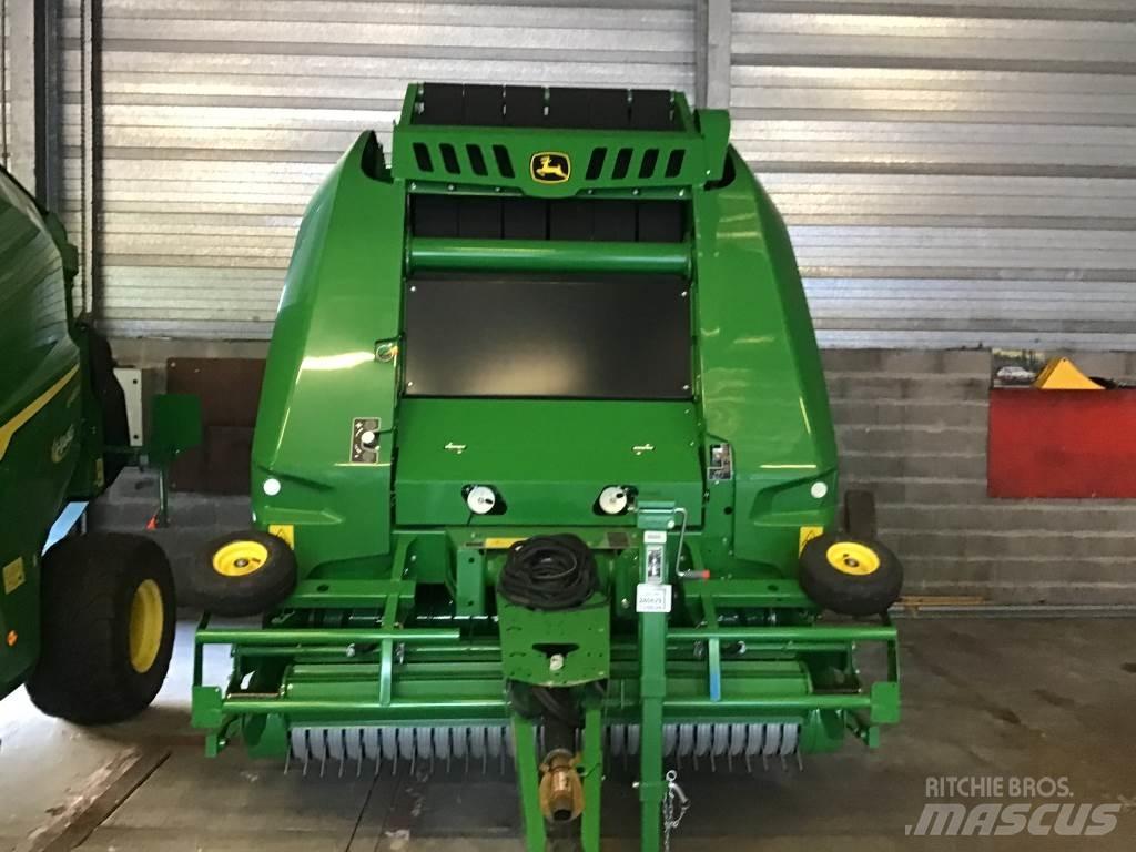 John Deere V461M Rundballenpressen