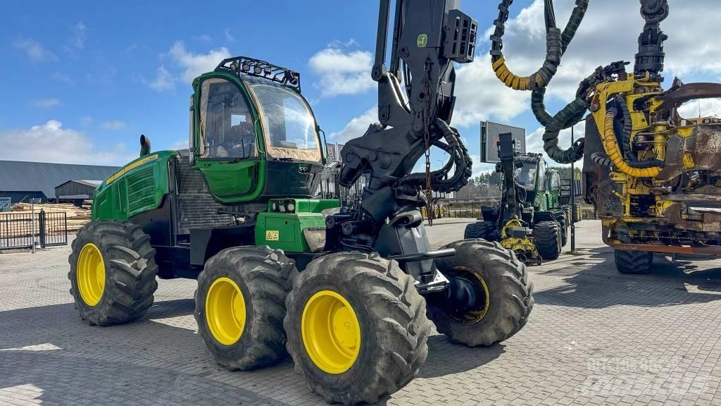 John Deere 1270 E Harvester