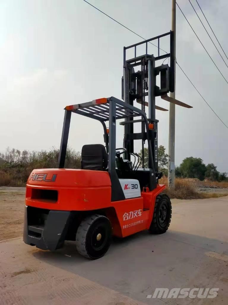 Heli CPCD 30 Dieselstapler