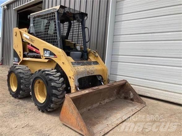 CAT 236B Kompaktlader