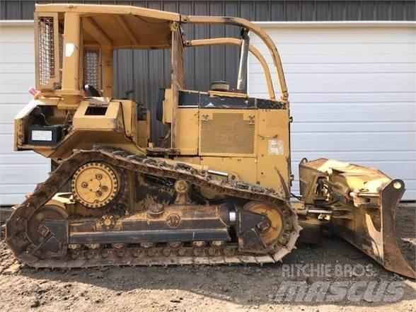 CAT D5M XL Bulldozer