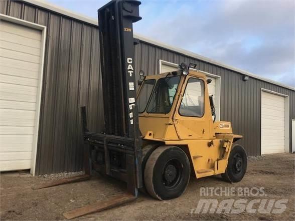 CAT V180B Dieselstapler