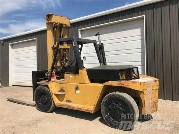 CAT V225B Dieselstapler