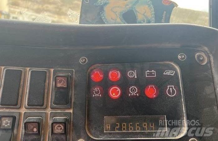 CAT 771D Minidumper