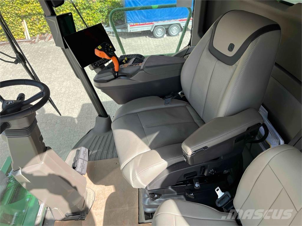 John Deere T5 600 Mähdrescher