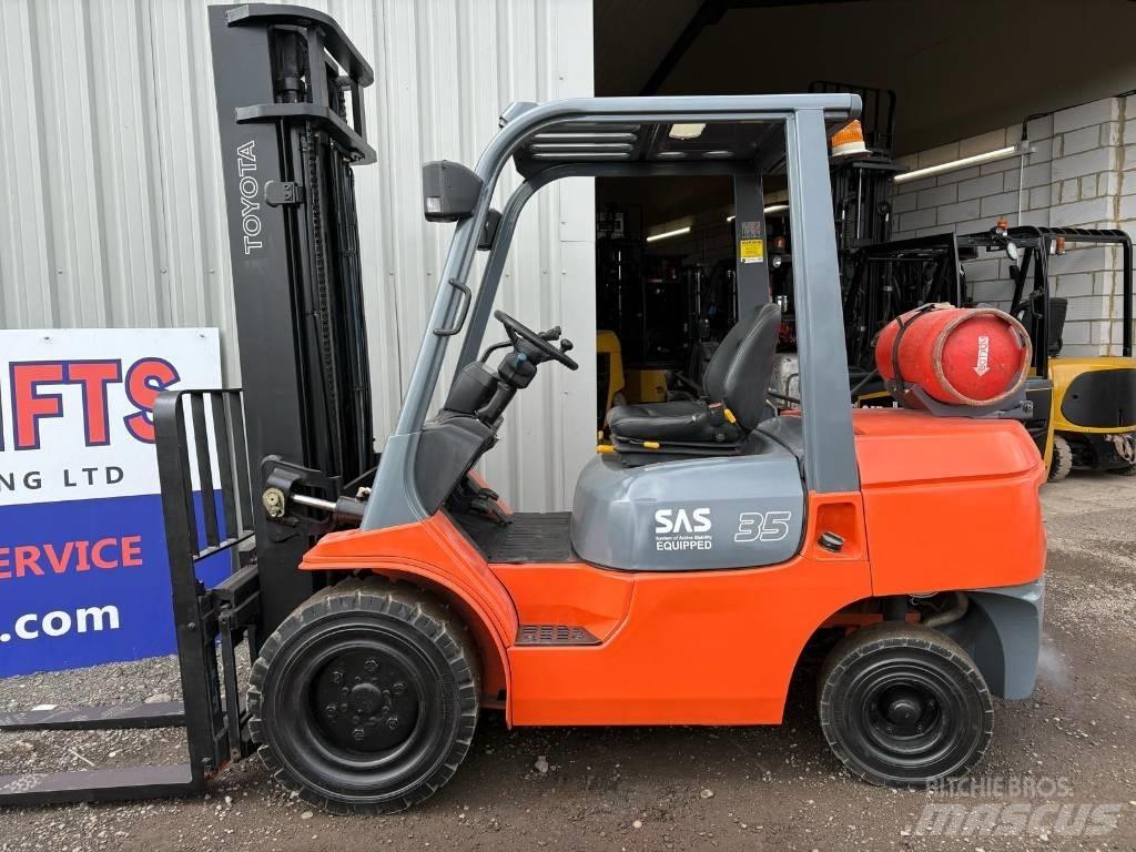 Toyota 7FGJ35 Gasstapler