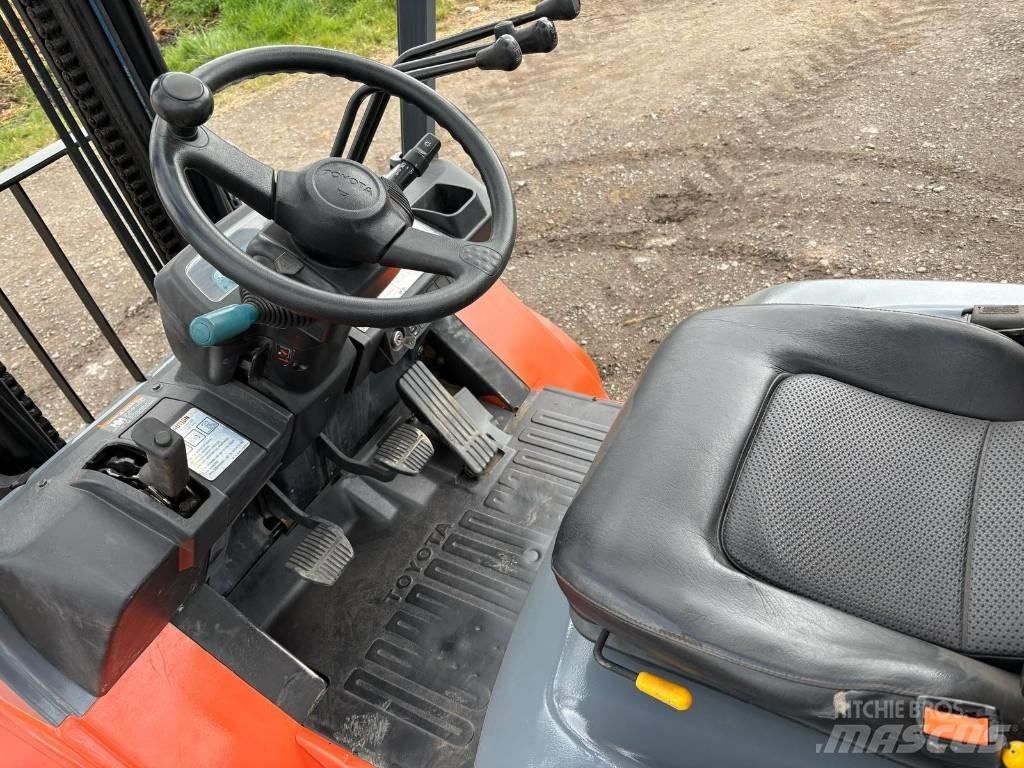 Toyota 7FGJ35 Gasstapler