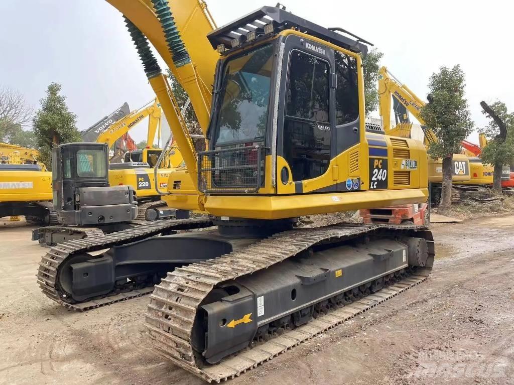 Komatsu PC240-8 Raupenbagger