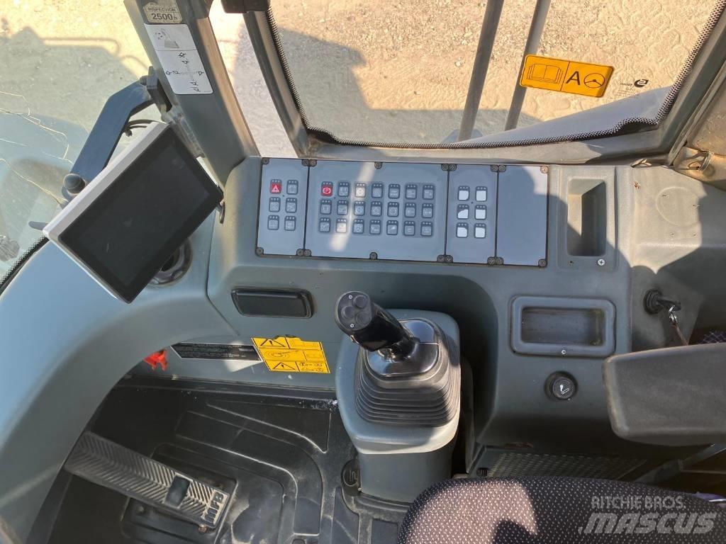 Liebherr L 566 Radlader