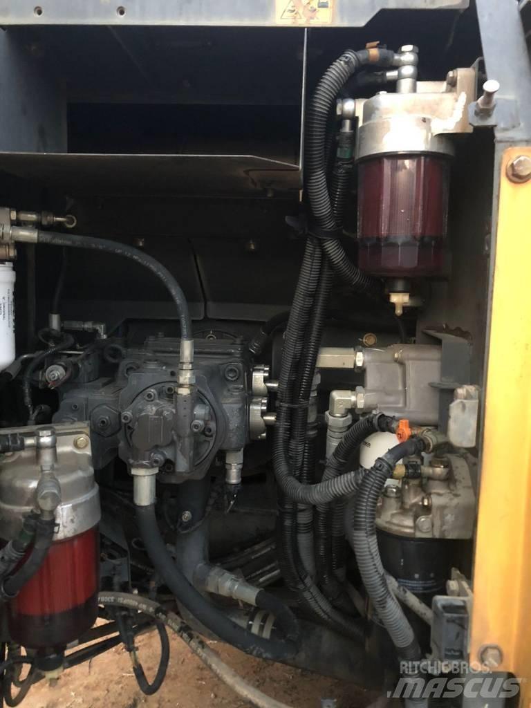 New Holland E 145 Raupenbagger