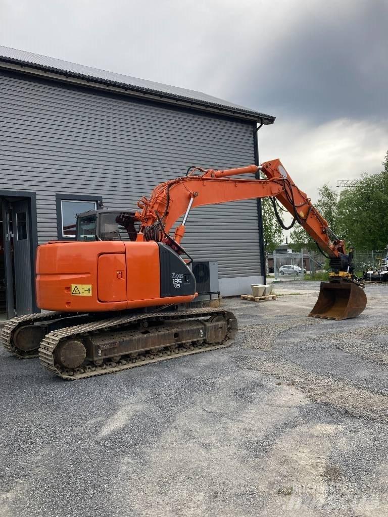 Hitachi ZX 135 Raupenbagger