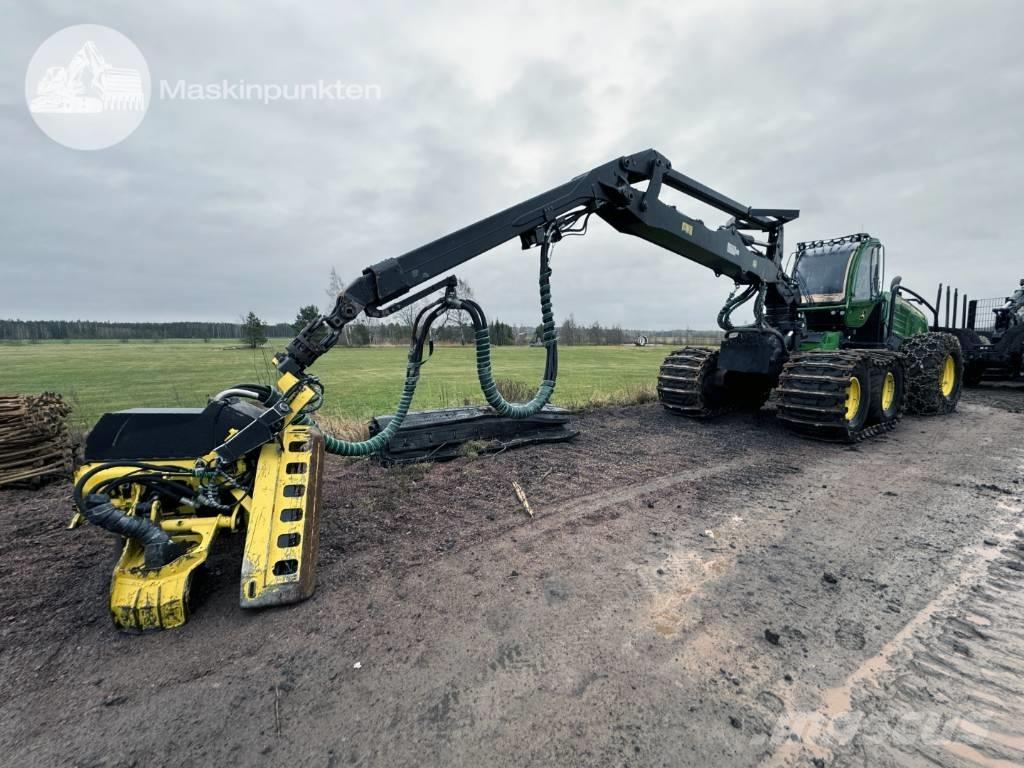 John Deere 1470 G Harvester