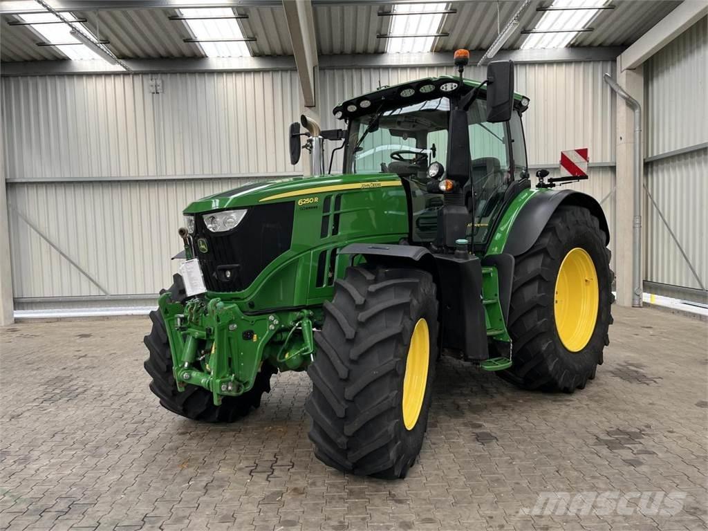 John Deere 6250R Traktoren