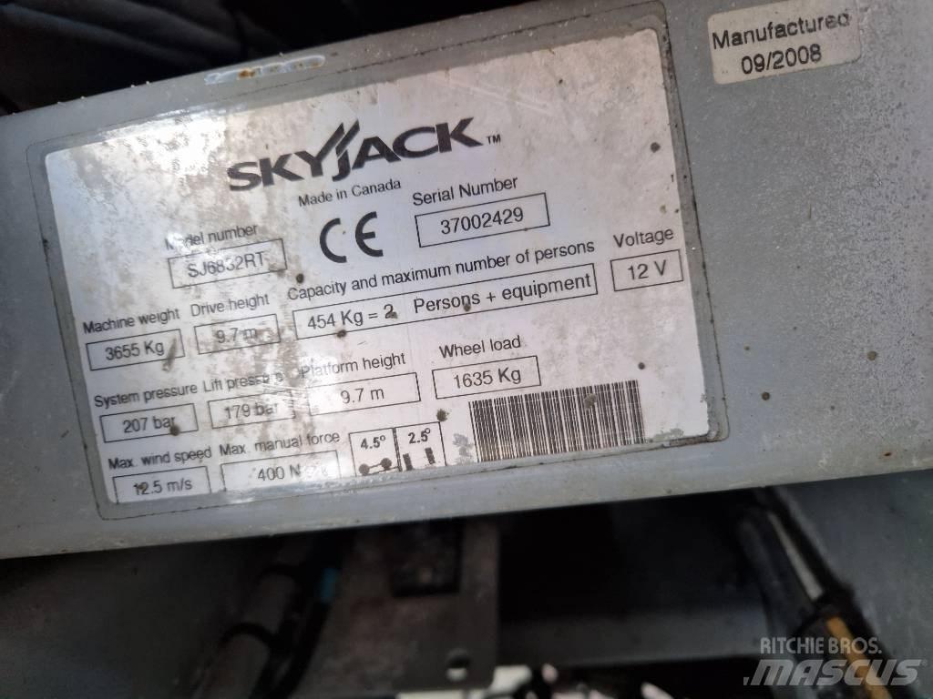 SkyJack SJ 6832 RT Scheren-Arbeitsbühnen