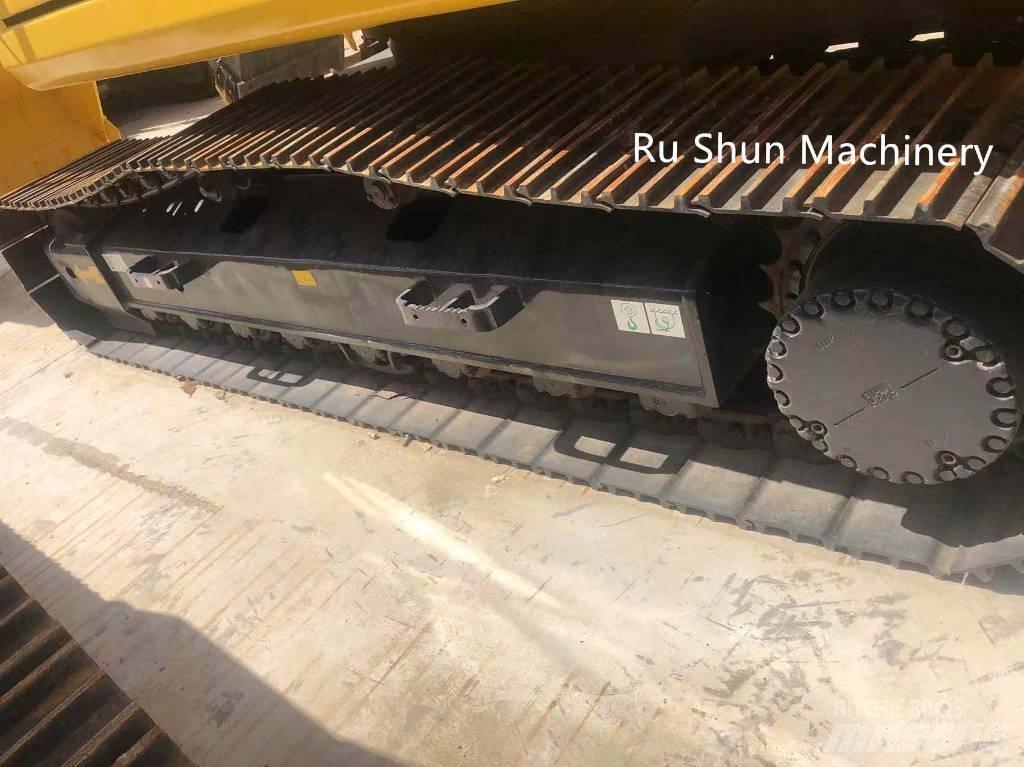Komatsu PC 220-8 Raupenbagger