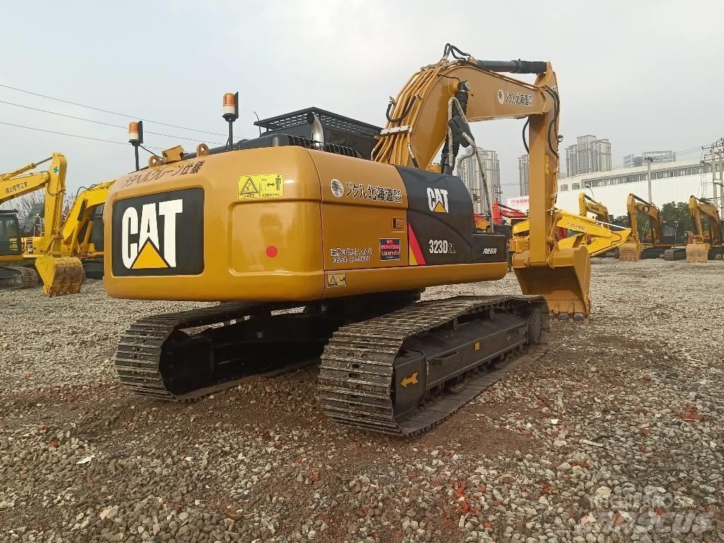 CAT 323 D Raupenbagger