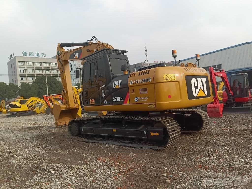 CAT 323 D Raupenbagger