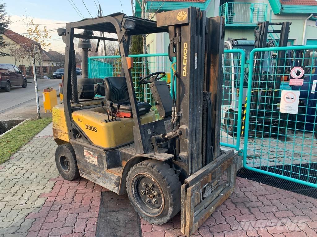 Daewoo D30S-3 V-3523 Dieselstapler