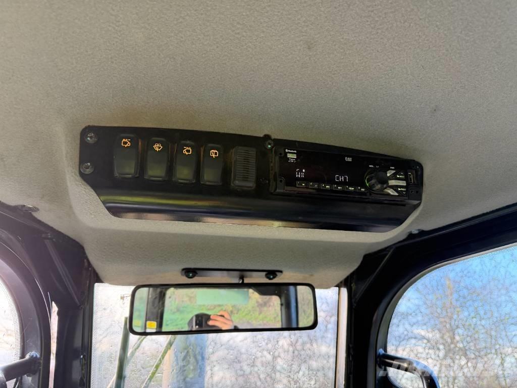 CAT D 4 K 2 LGP Bulldozer