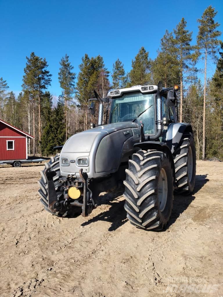 Valtra T130 Hi-Tek Traktoren