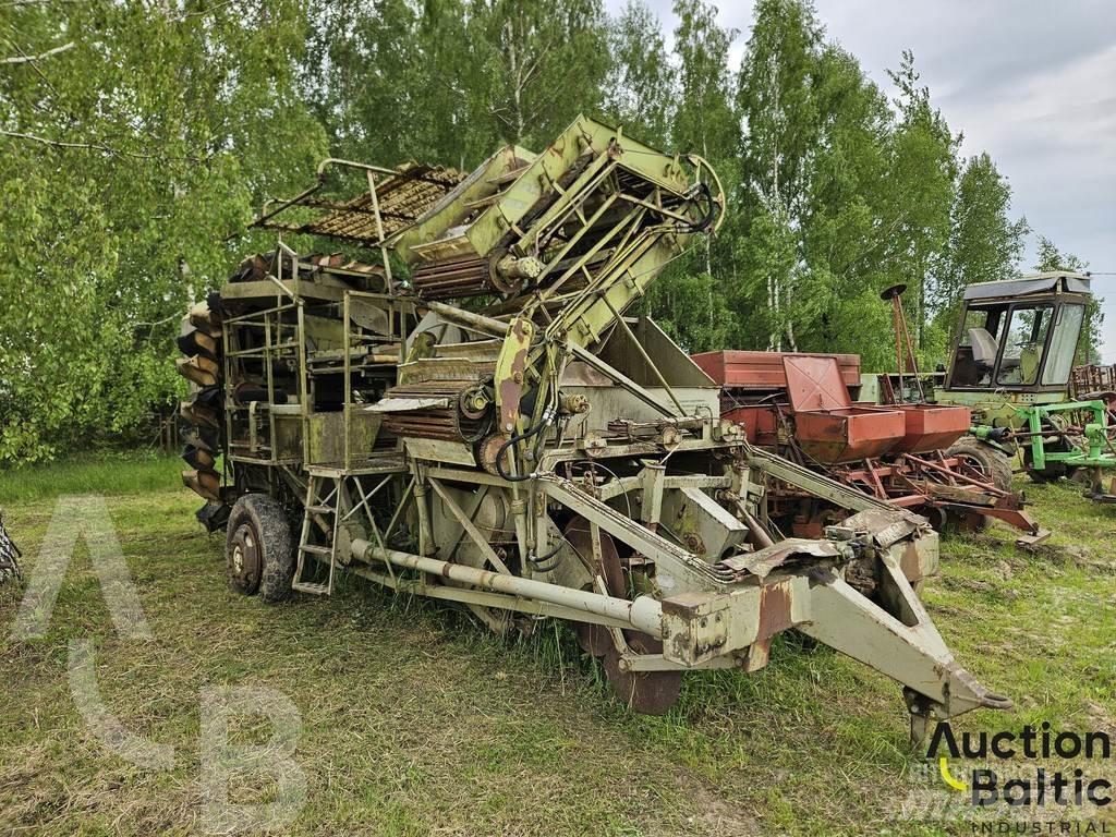 Fortschritt E 686 Kartoffelvollernter