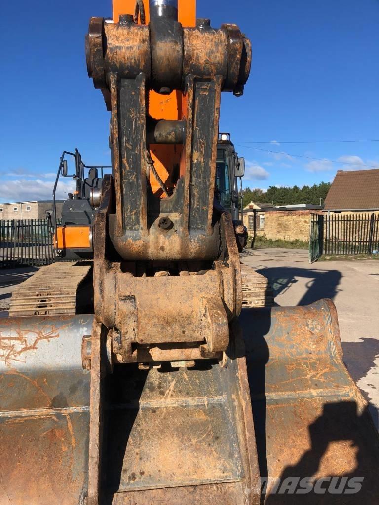 Doosan DX 300 LC Raupenbagger