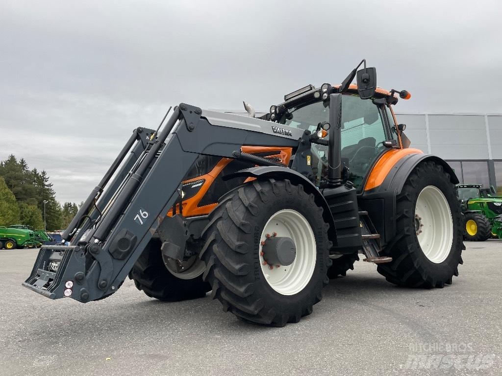 Valtra T174 Traktoren