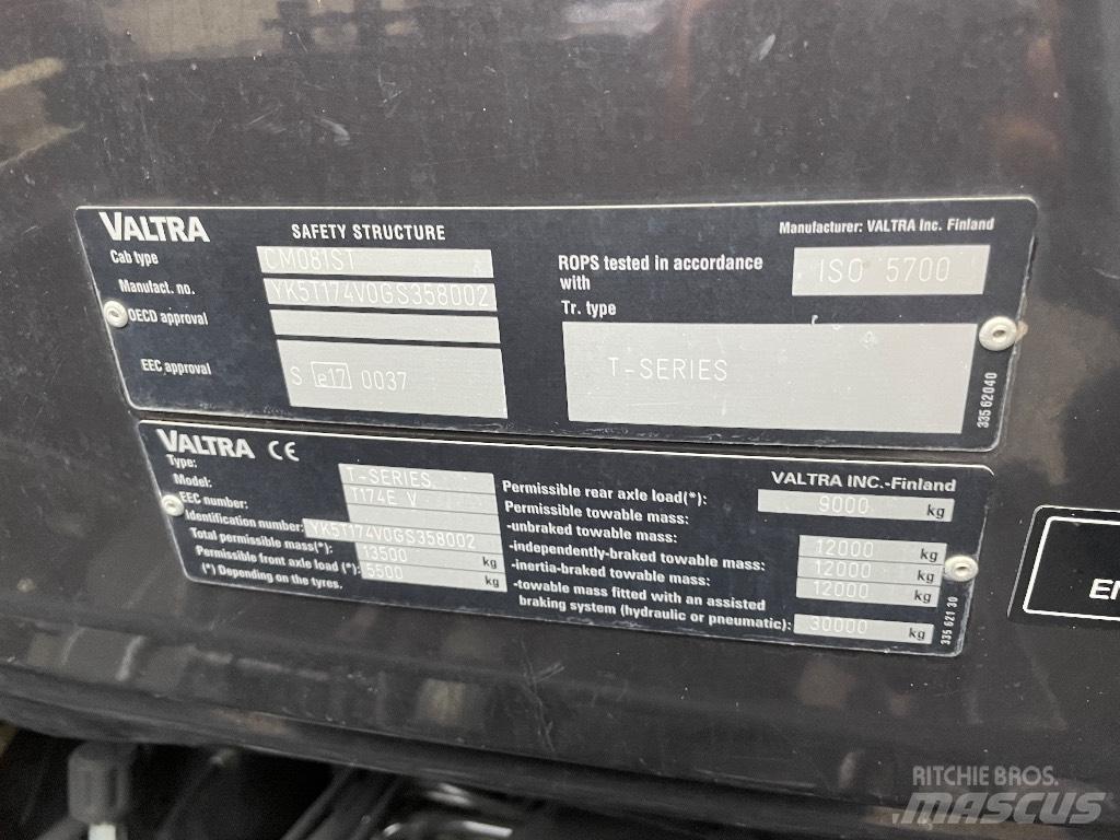 Valtra T174 Traktoren