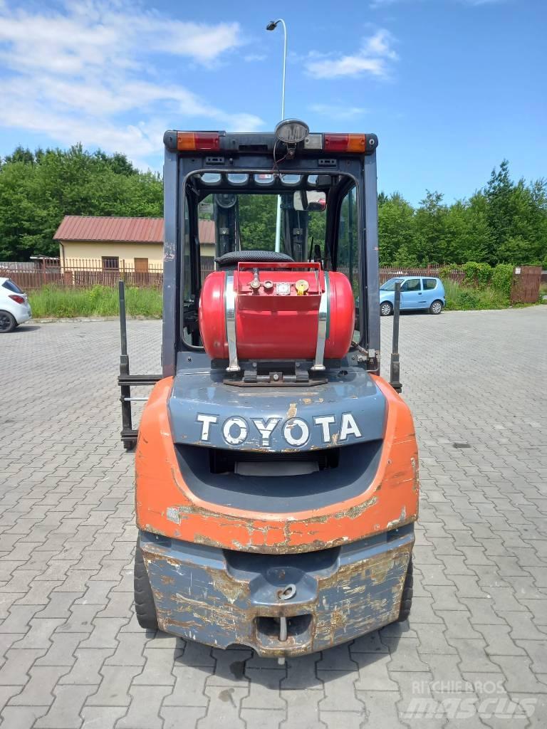 Toyota 8 FGF 30 Gasstapler