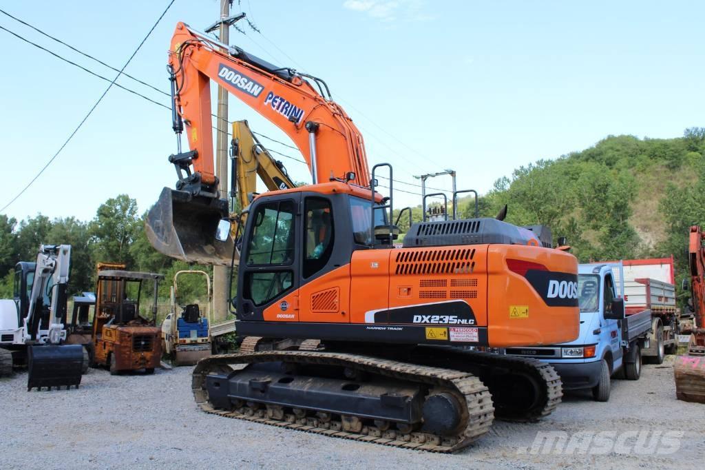 Doosan DX 235 NLC-5 Raupenbagger
