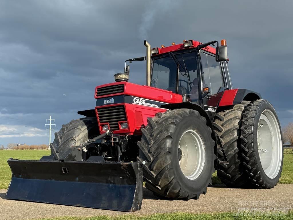 Case IH 1255 XL Traktoren