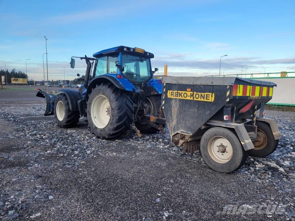 Valtra N 123 Traktoren