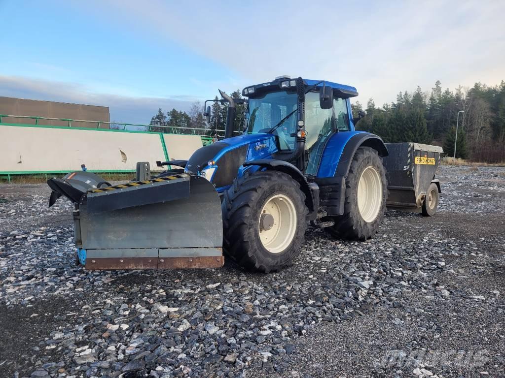 Valtra N 123 Traktoren