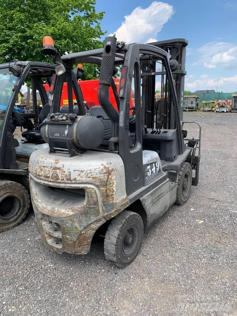 Nissan U1D2A25PQ Gasstapler