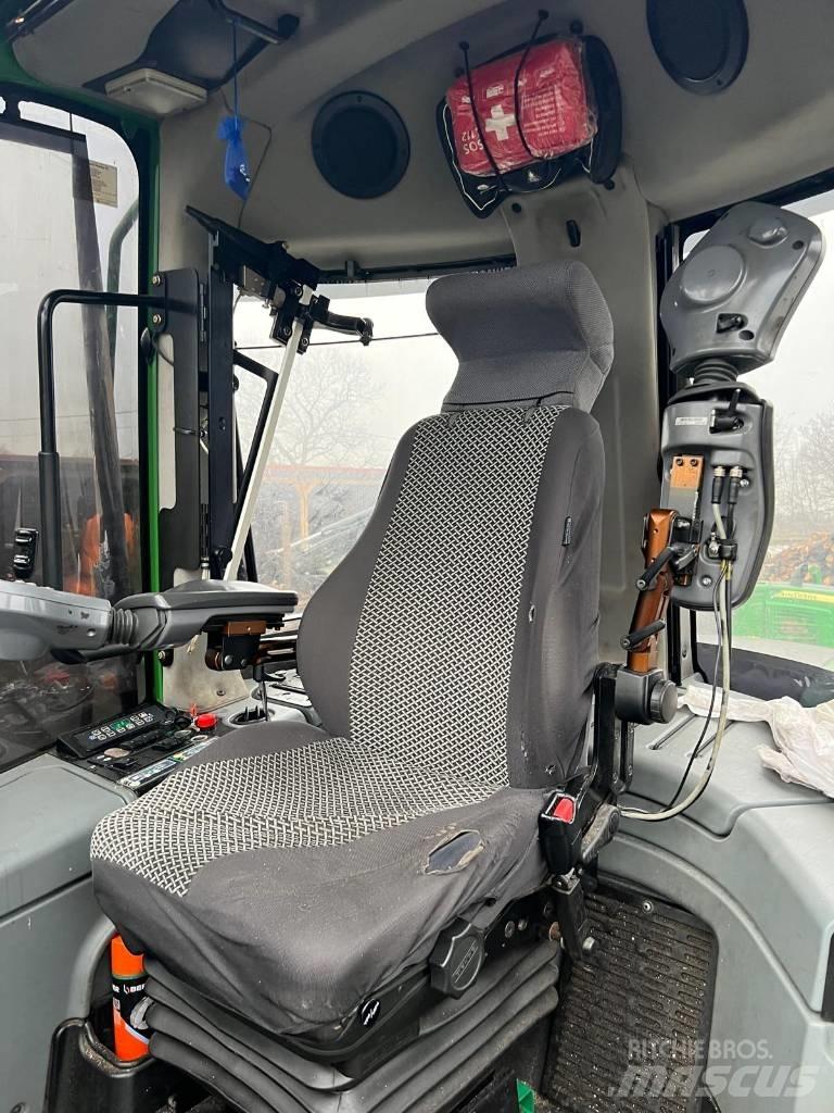 John Deere 1170 E Harvester