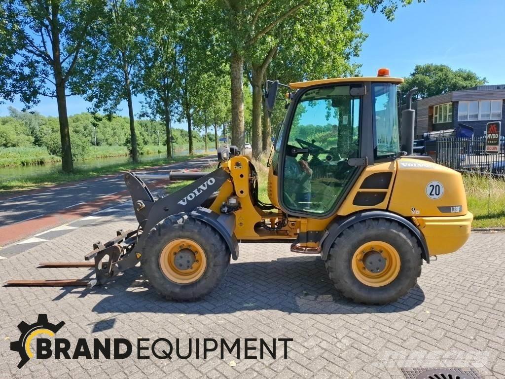 Volvo L28F Radlader