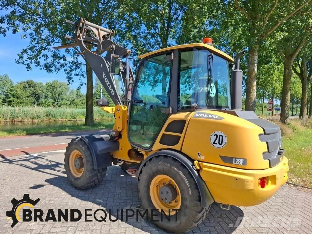 Volvo L28F Radlader