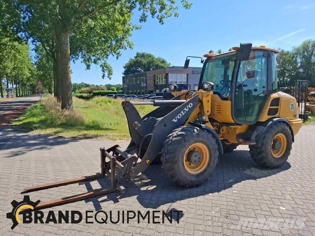 Volvo L28F Radlader