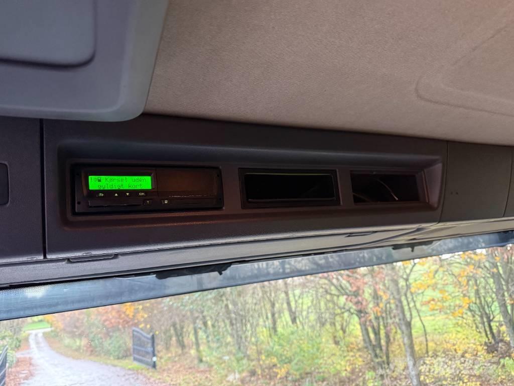 Scania P450 8x2/4 Absetzkipper